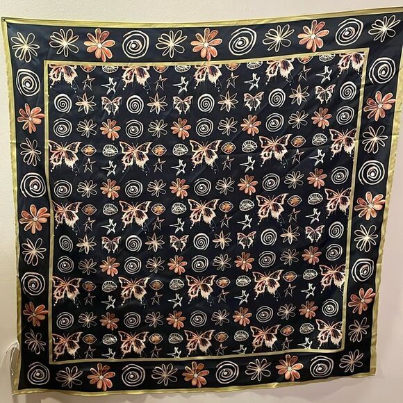 Handkerchief   - Picture 2 of 8